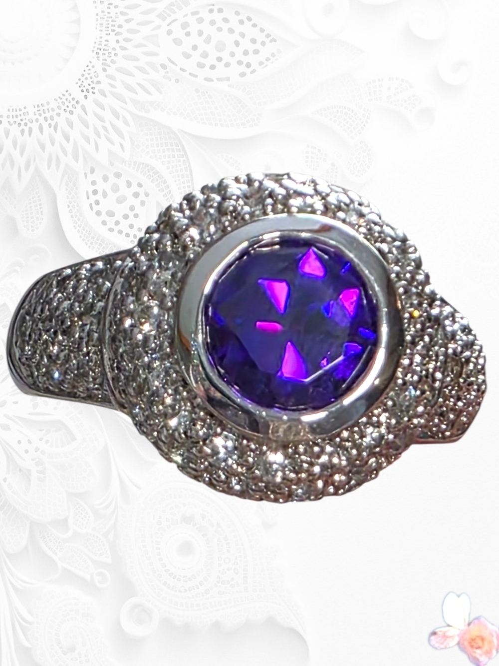 Royal Sparkle Uncas Thailand Purple CZ Cocktail Ring Size 8 Silver Tone
